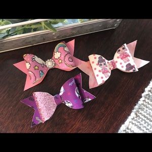 girls vynil bows